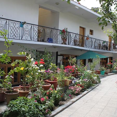 Travellers House Hotel Leh Exterior photo